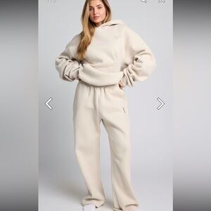 Love Straight Leg Sweatpants Cream NWOT SIZE XL UNISEX